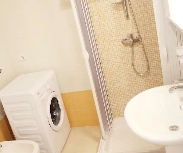 アパート Bilocali White ガリポリ