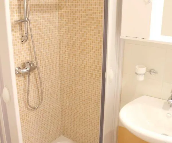 アパート Bilocali White ガリポリ