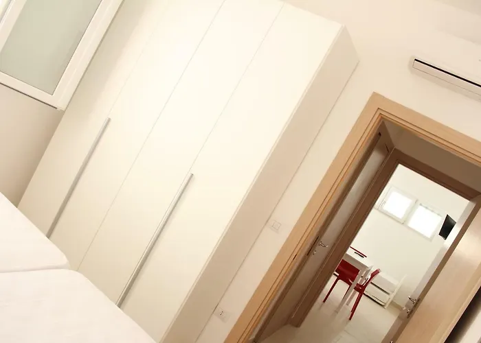 アパート Bilocali White